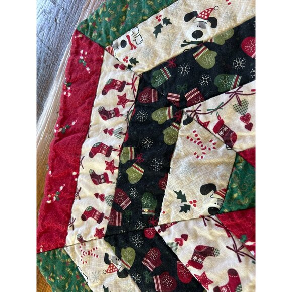 Vintage Handmade Christmas Hexagon Table Topper Cottage Country Holiday - Picture 6 of 11